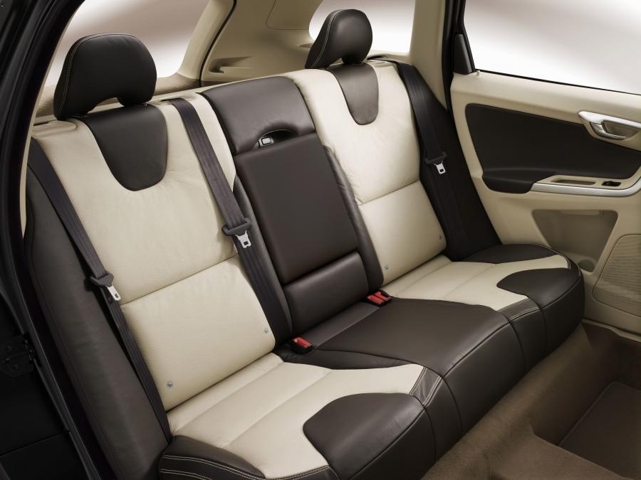  Volvo XC60 2008 года  (фото 47 из 210)